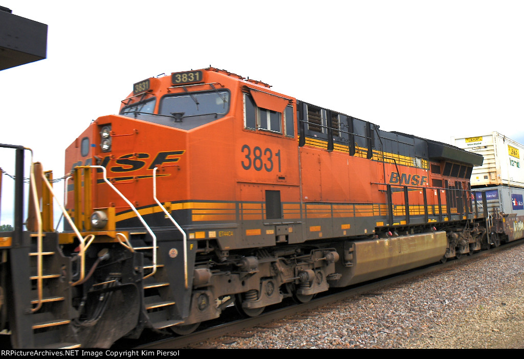 BNSF 3831